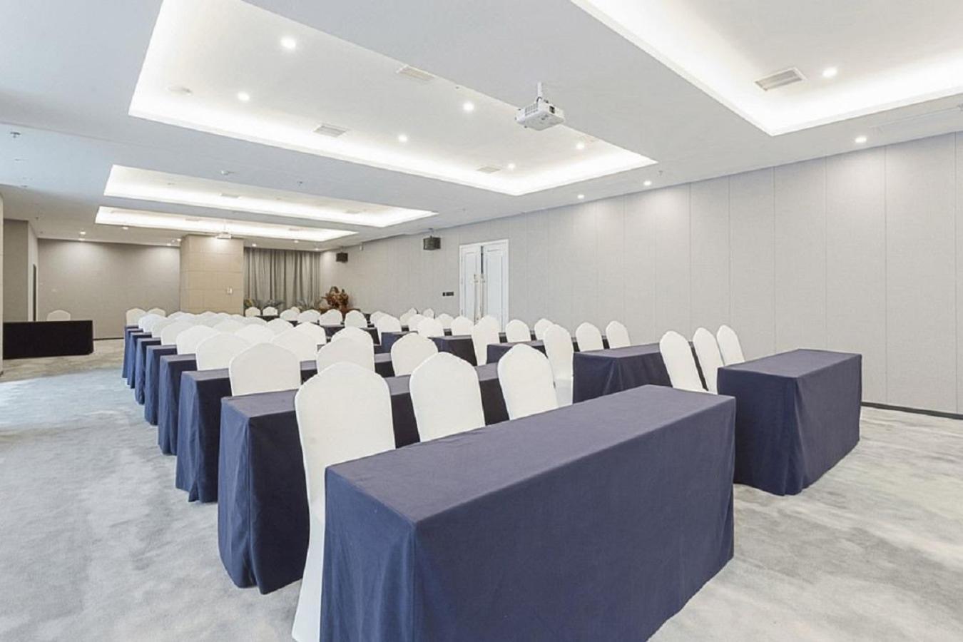 Отель Fairfield By Marriott Xi'An North Station Экстерьер фото