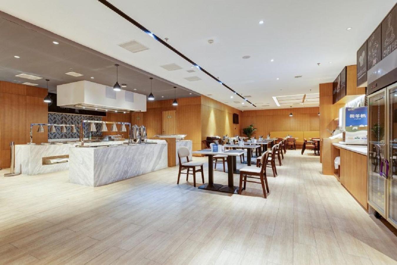 Отель Fairfield By Marriott Xi'An North Station Экстерьер фото