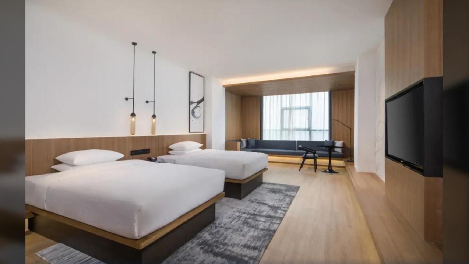 Отель Fairfield By Marriott Xi'An North Station Экстерьер фото